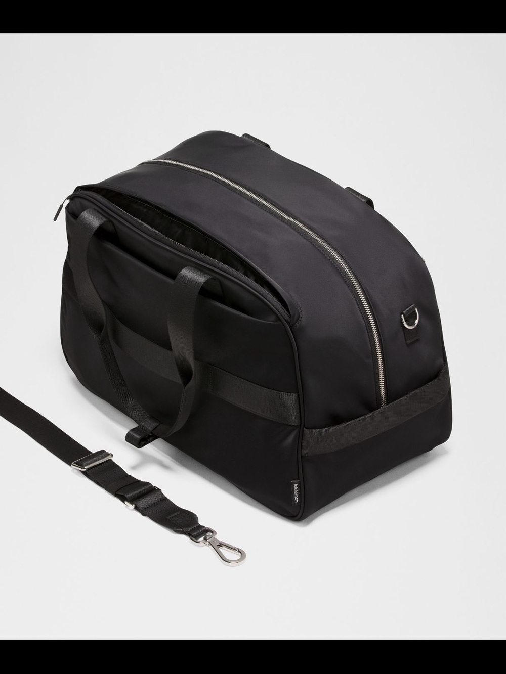 Lululemon - City Essentials Duffle Bag 28L - Picture 9 of 10